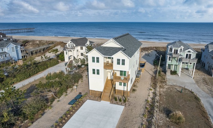 South Nags Head House | Ideal Oceanfront Retreat in South Nags Head for 22 Guests