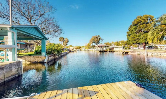 Homosassa House | Idyllic Gulf-Front Retreat with Pool and Ocean Views