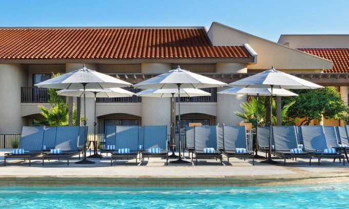 Boerne Hotel | Experience Nature's Splendor: Luxurious Resort with Unforgettable Views| 3 Units