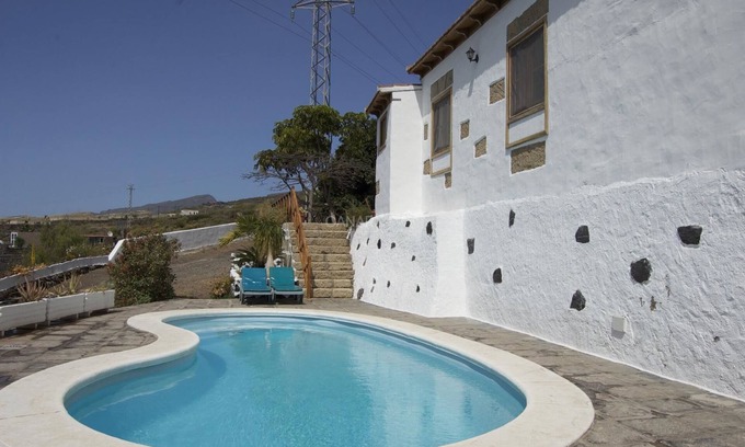 Guia de Isora Cottage | Indulge in Organic Farm Stay at Finca Las Dulces Estate