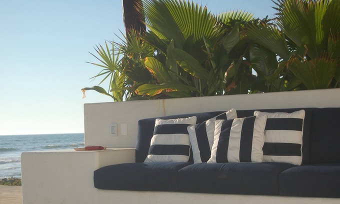 La Union de Isidoro Montes de Oca House | Experience real beach life where your only view is endless beach and surf