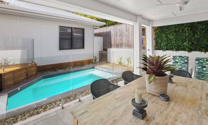 Palm Cove Villa | Secluded Retreat at Carinya - Steps from the Beach & Ocean Views