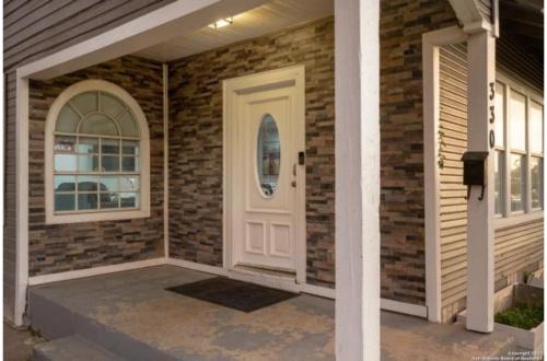 Highland Park House | Discover Tranquility in a Family-Friendly Downtown Home