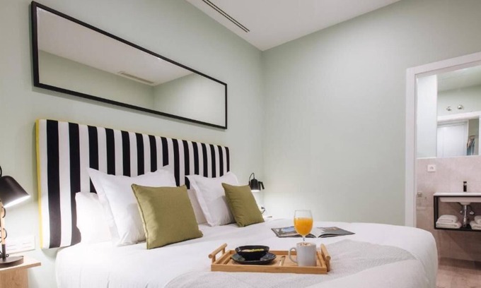 San Gil Apartment | Experience Sevilla Culture! 2 Stunning Units, minutes’ drive to Alcazar Palace