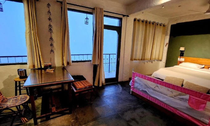 Dharamshala Bed & Breakfast | Discover Nature’s Beauty at Bímil/East Bed & Breakfast