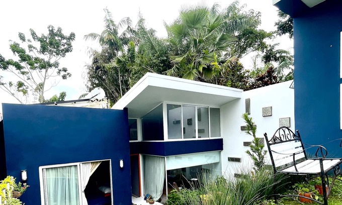 Grecia House | Discover Pura Vida Living in Our Family-Friendly Retreat