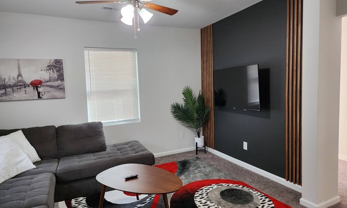 North Charleston Apartment | Ideal Oceanfront Retreat with Kitchen & Spa Amenities
