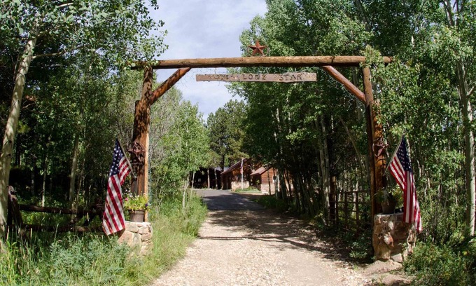 Allenspark House | Pet-Friendly Retreat Near Estes Park with Top Amenities