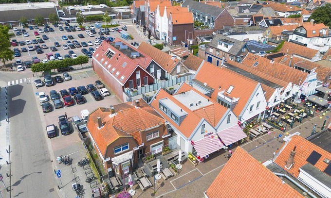 Ouddorp House | Discover Ouddorp: Pet-Friendly Haven by Nature's Beauty