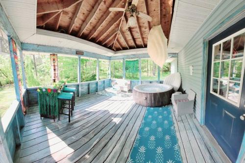 Stroudsburg House | Unwind at Pineapple Acre Pocono: 4-Star Pet-Friendly Retreat