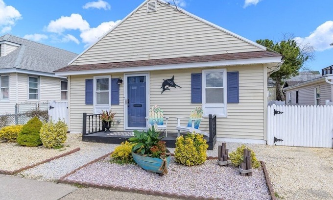 Ortley Beach Cottage | Discover Your Ideal Beach Retreat at Jersey Shore Rental!
