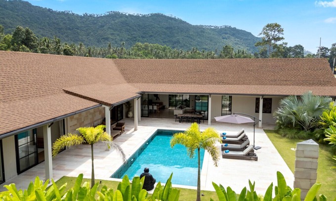 Maret House | Experience the ultimate in luxury and tranquility at Villa Mangosteen