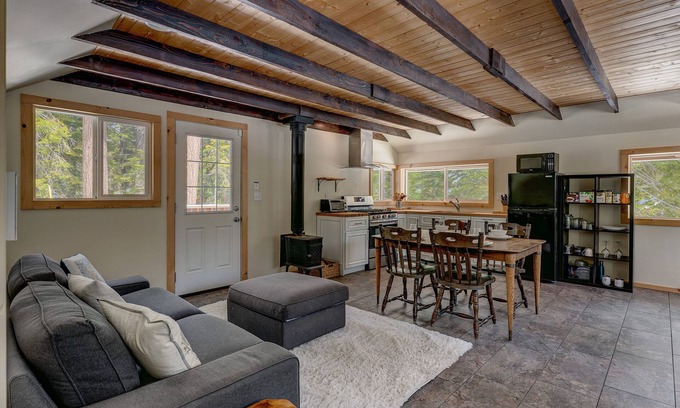 South Lake Tahoe House | Discover Wilderness Way: Perfect Getaway Near Lake Tahoe