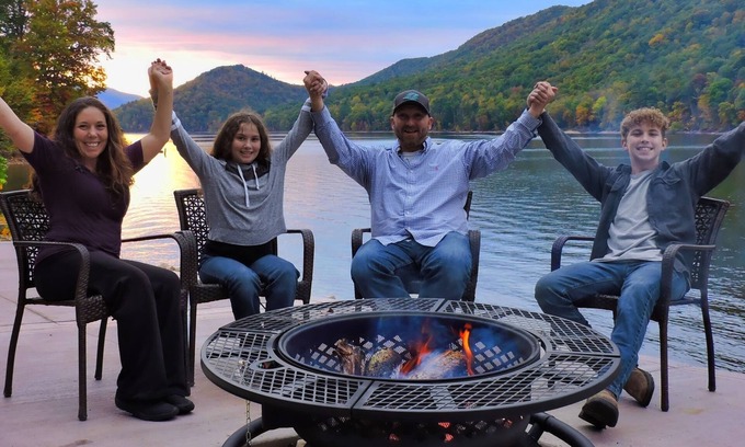 Butler House | Discover the Water's Edge: Perfect for Families & Pets!