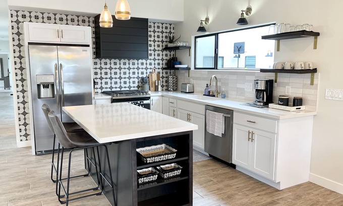 Tucson House | Premier Stay in Tucson with Family-Friendly Amenities