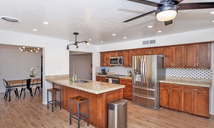 Yuma House | "Experience Ultimate Fun at our home! Pool, ping pong, Outdoor Grill, and More!