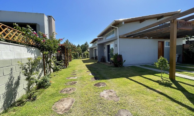 Aracatuba House | Unforgettable Oceanfront Stay with Family-Friendly Amenities