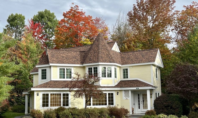 West Dover House | Home Comforts with a Touch of Whimsy and Poolside Relaxation