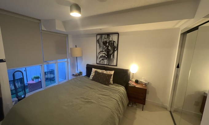 Toronto Entertainment District Condo | Discover Urban Living: Stylish Condo in Downtown Toronto