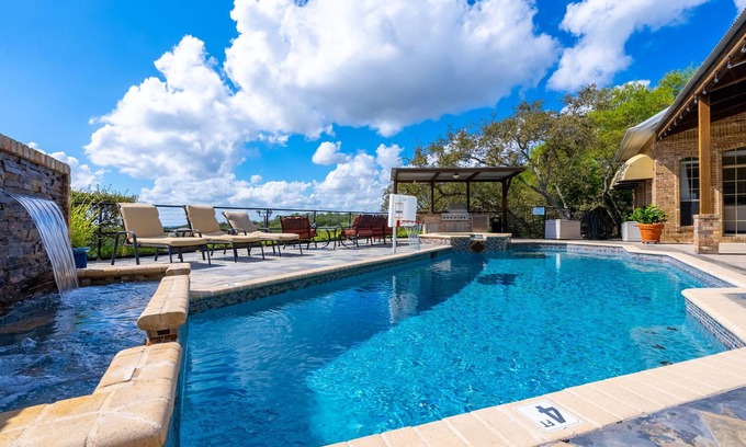 Helotes House | Unwind at Vista Grande: Private Pool & City Views Await