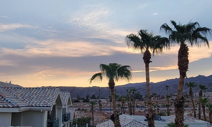 Laughlin Condo | Discover Your Private Suite Oasis with Lake Views and Pool