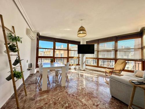 Diputacion de Cartagena Casco House | Discover Experience Centro Cartagena - Family-Friendly Retreat
