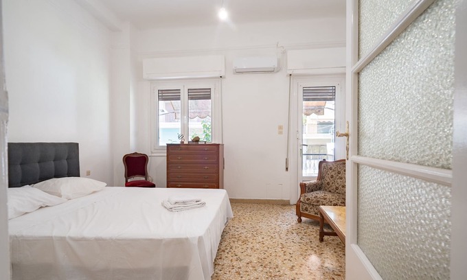 Vyronas Apartment | Experience Athens from a Cozy Rooftop Retreat