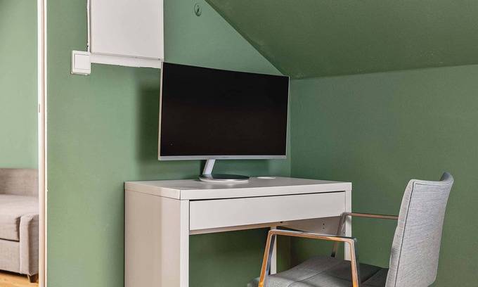 Engen Apartment | Discover the City! Just 500m to Torget with Self Check-in