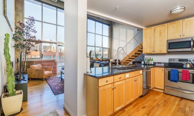 Civic Center Apartment | Discover Denver in Our Inviting Downtown Loft with Kitchen