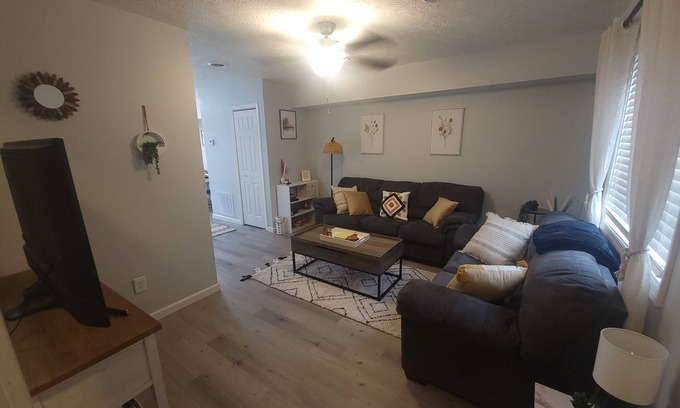 Nelsonville Apartment | Unforgettable Getaway in Hocking Hills: Family-Friendly Stay