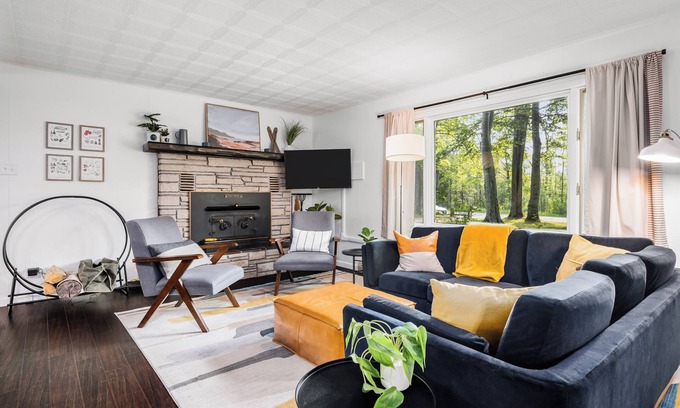 Maple City House | Cozy Sleeping Bear Cottage Near Lime Lake & Dunes