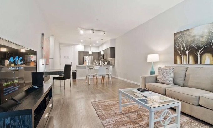 Menlo Park Apartment | Menlo Park Retreat with Fitness Center & Yoga Studio