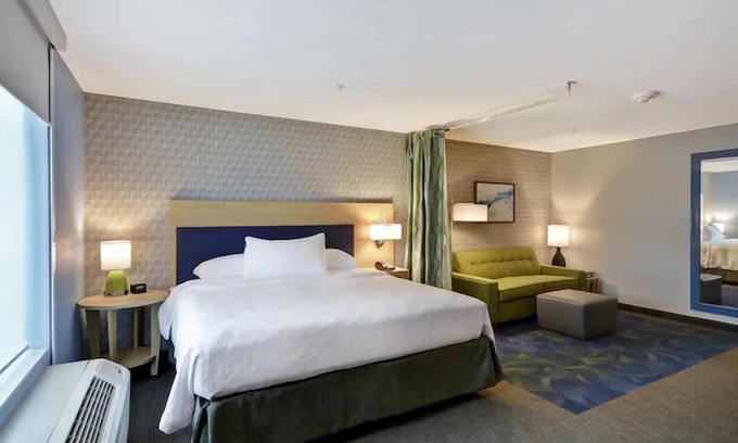 Alpine Center Hotel | Relax and Unwind: Free Breakfast, Pool & Pet-Friendly Stay