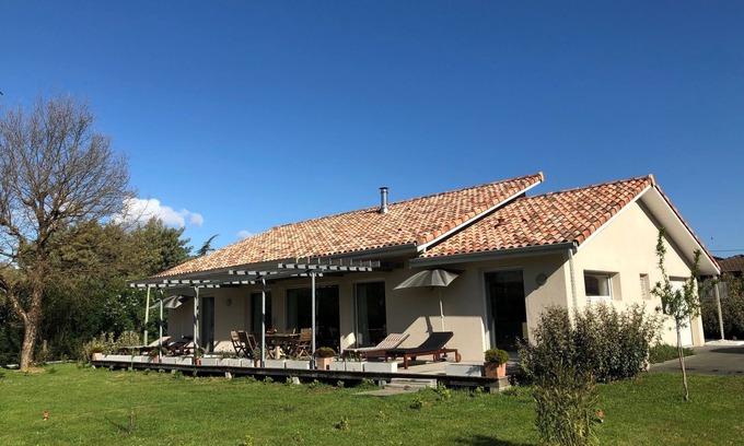 Le Teich House | Experience Arcachon Bay on Two Wheels with Ocean Views