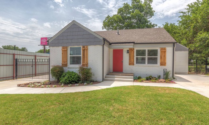 Turner Park House | Ideal Retreat Near Expo Center with Spa & Hot Tub