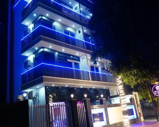 Greater Noida Hotel | Welcoming ExpoMart Inn: Family-Friendly Stay with Breakfast