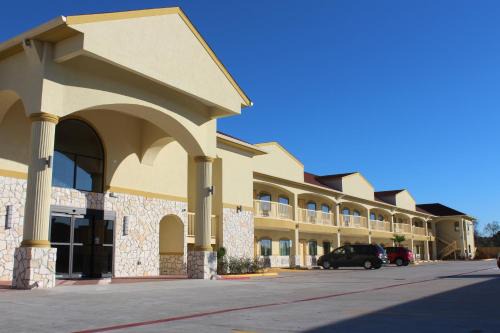 Humble Hotel | Budget-Friendly Express Inn and Suites for Families