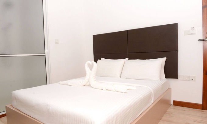 Hulhumale Bed & Breakfast | Discover Express Inn at Hulhumale with Pool & Kitchen