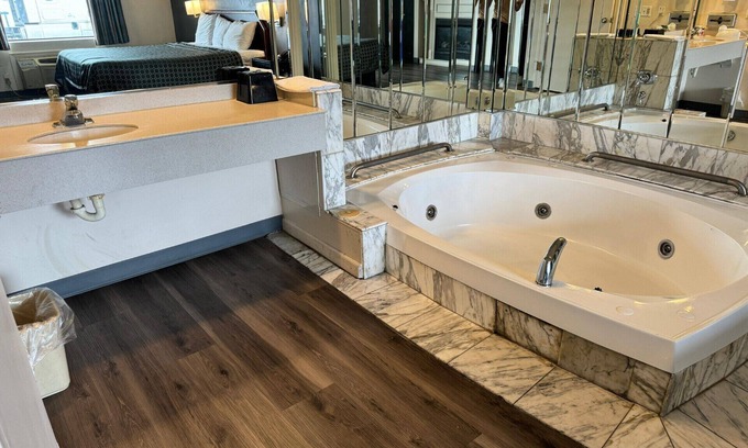 Rahway Hotel | Eco-Friendly Stay at Express Inn - Rahway with Breakfast