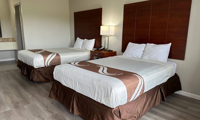 New Albany Hotel | Budget-Friendly Economy Inn with Family-Focused Amenities
