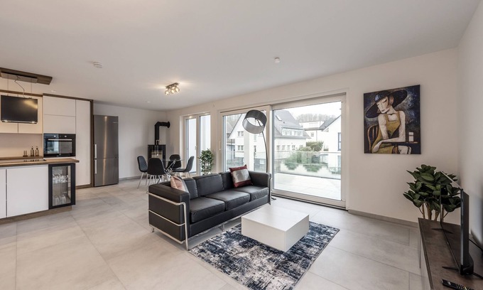 Boeblingen Apartment | Cozy "USM" Apartment with Fireplace, Office & Parking