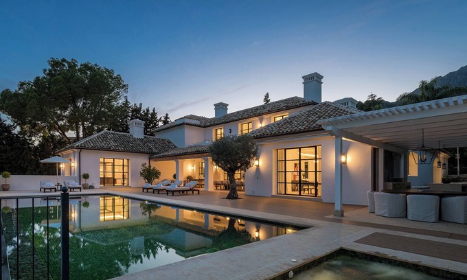 Marbella Villa | Exquisite 6 Beds Luxury Villa in Marbella