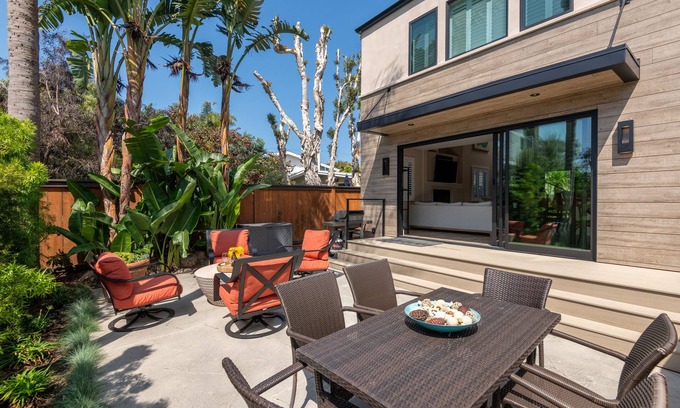 Del Mar House | Beachside Retreat: Pet-Friendly Home Near Vitamin Sea