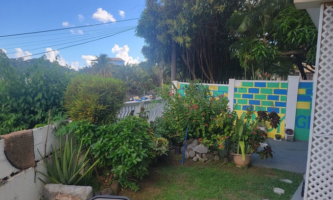 Kingstown Apartment | Cozy 2-Bedroom Retreat with Kitchen & Breakfast Included