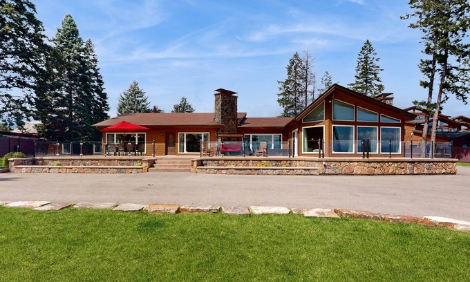 Lakeside House | Enchanting Lakefront Retreat with Hot Tub and Dock Access