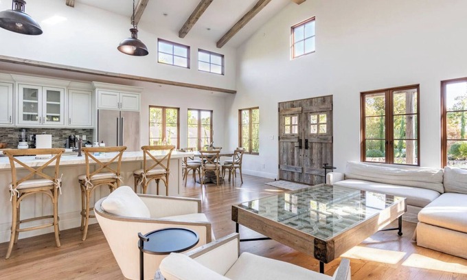 Woodside House | Luxury 3-Suite Cottage with Pool and Ocean View