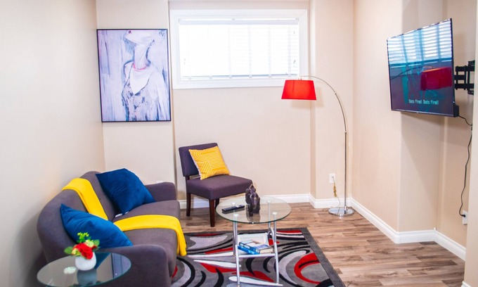 Regina Apartment | EXQUISITE & MODERN EXECUTIVE SUITE WITH PARKING