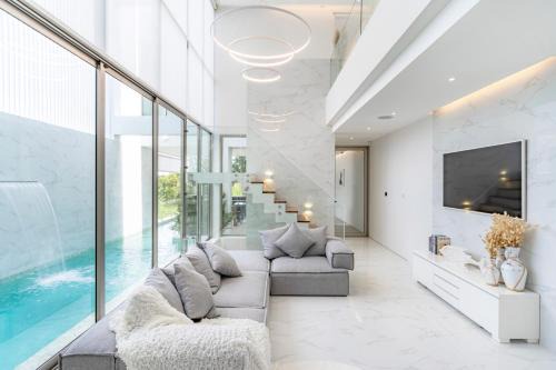 Bang Tao Villa | Elegant Pool Residence A19: Oceanfront Retreat Awaits