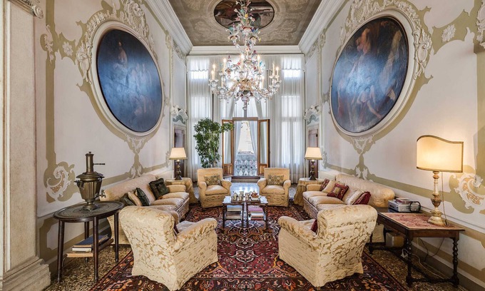 Castello Apartment | Elegant Renaissance Palazzo with Breakfast & Family Amenities