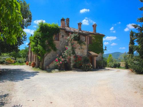 San Venanzo Villa | Relaxing Villa in San Venanzo with Private Pool and Pets Welcome